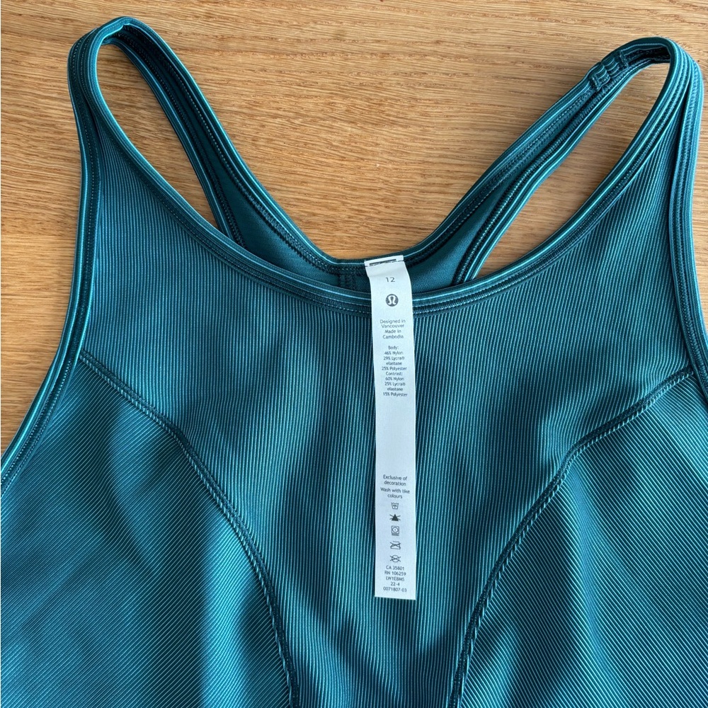 Never worn lululemon tank top